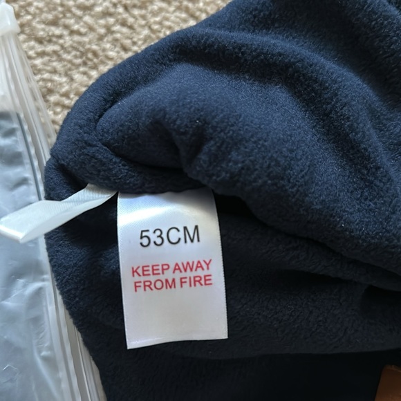 Child’s hat and scarf - Picture 10 of 10